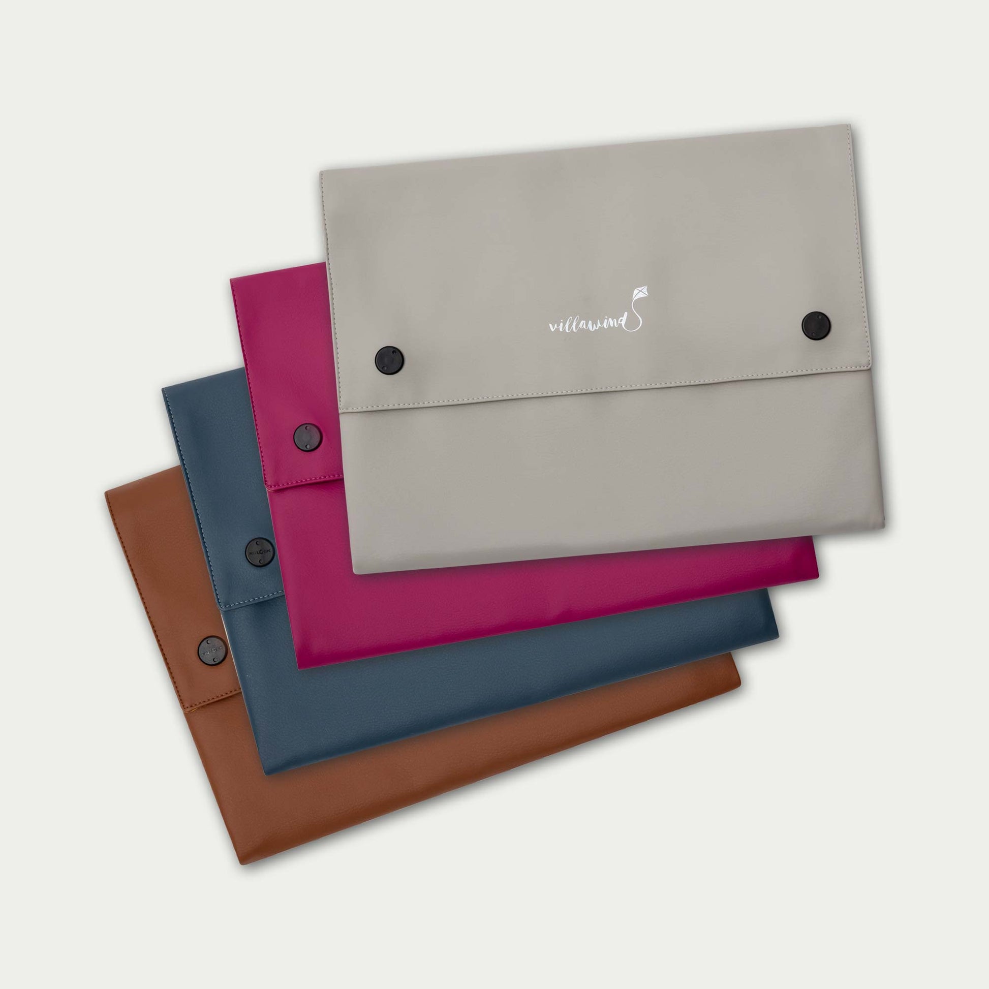 die Faltbare Wickeltasche für unterwegs von Villawind in 4 Farben